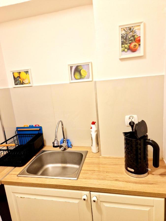 Sara -mikolajska - Rynek - Netflix Hydromassage Apartment