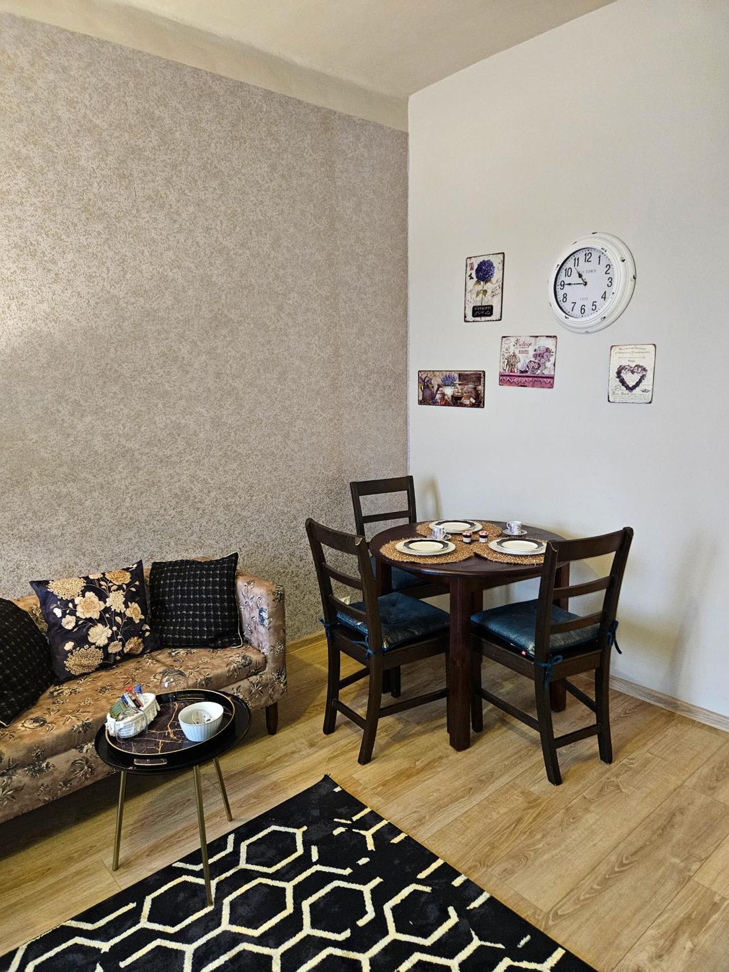 Sara -mikolajska - Rynek - Netflix Hydromassage Apartment Krakau